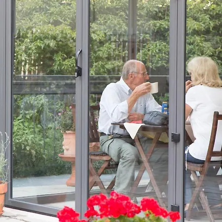 オアシ ホテル 3*