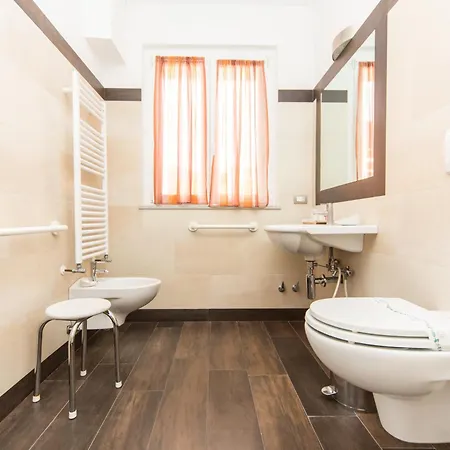 欧亚希酒店 酒店 莱万托