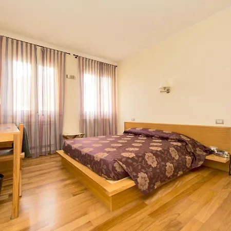 Ξενοδοχείο Oasi 3*